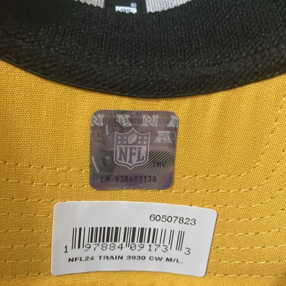 New Era Gray 39THIRTY fitted washington commanders logo. - Picture 5 of 5